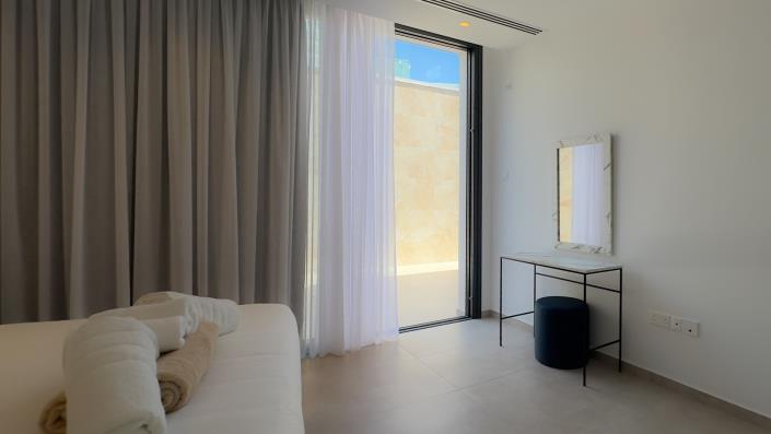 Image No.42-4 Bed Villa / Detached for sale