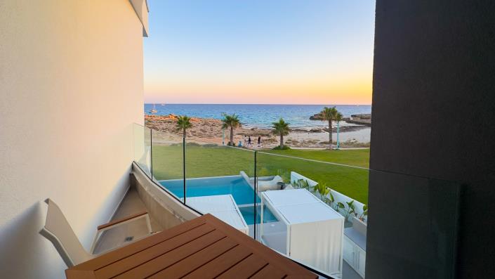 Image No.53-4 Bed Villa / Detached for sale