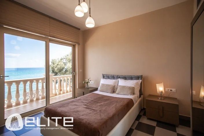 Image No.18-6 Bed Villa for sale