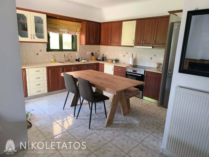 Image No.14-3 Bed Property for sale