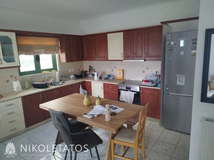 Image No.3-3 Bed Property for sale