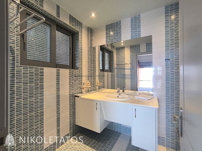 Image No.12-5 Bed Villa for sale