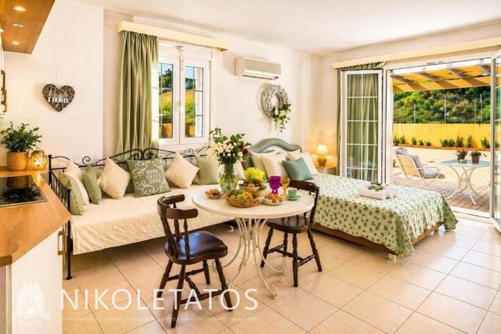Image No.9-8 Bed Villa for sale