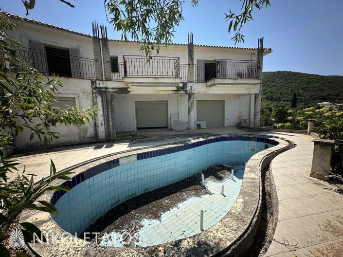 Image No.8-2 Bed Villa for sale