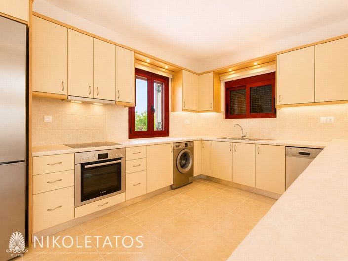 Image No.11-3 Bed House for sale