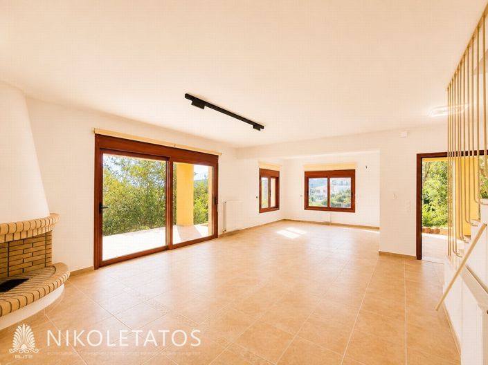 Image No.17-3 Bed House for sale