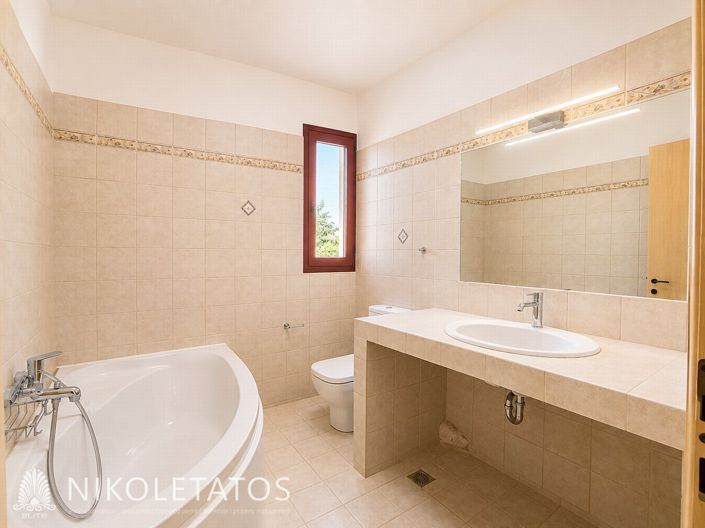 Image No.20-3 Bed House for sale