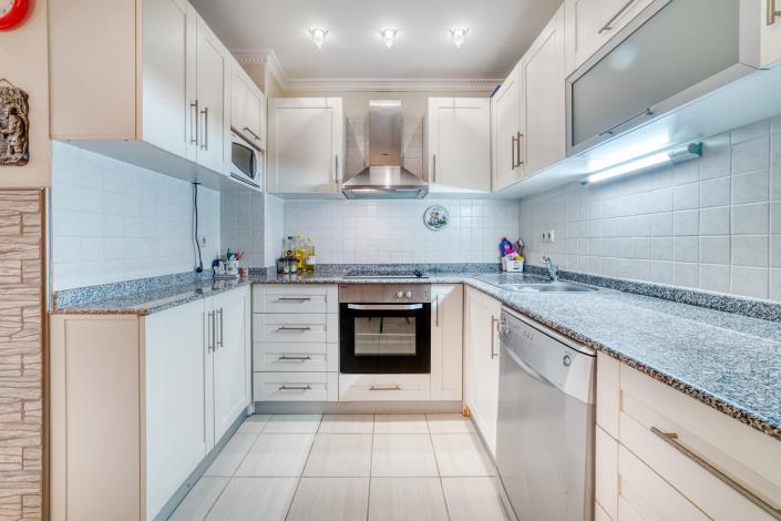 Image No.12-2 Bed Apartment for sale