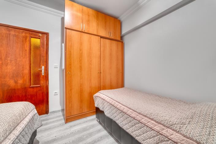 Image No.39-3 Bed Apartment for sale