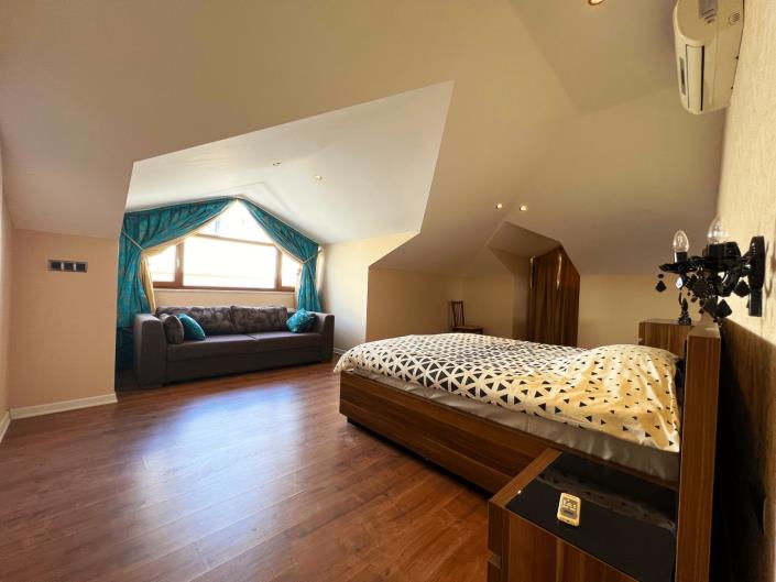 Image No.17-4 Bed Penthouse for sale