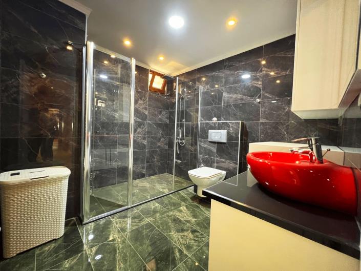 Image No.18-4 Bed Penthouse for sale