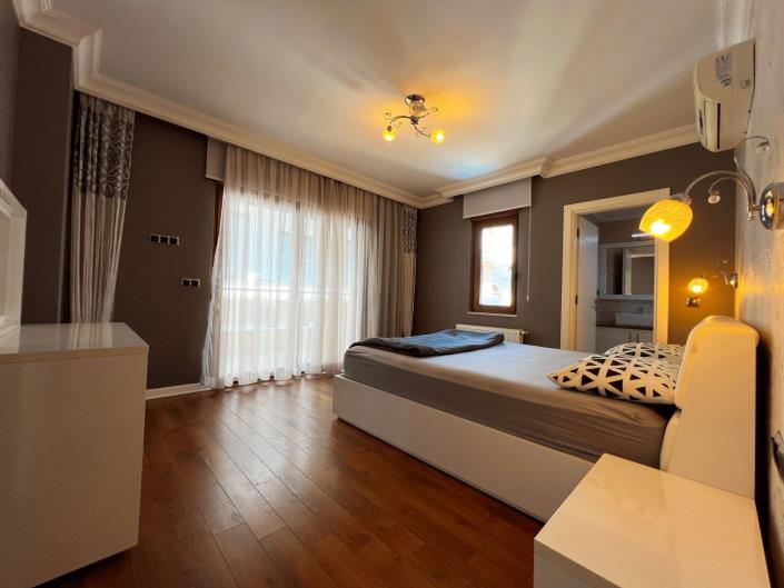 Image No.21-4 Bed Penthouse for sale