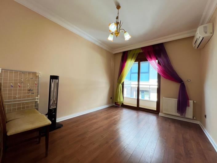 Image No.28-4 Bed Penthouse for sale