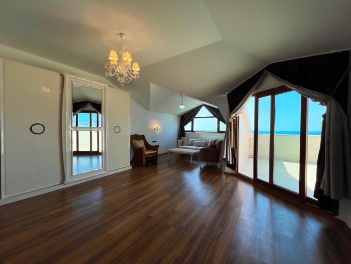 Image No.10-4 Bed Penthouse for sale