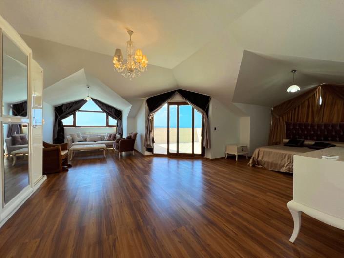 Image No.23-4 Bed Penthouse for sale