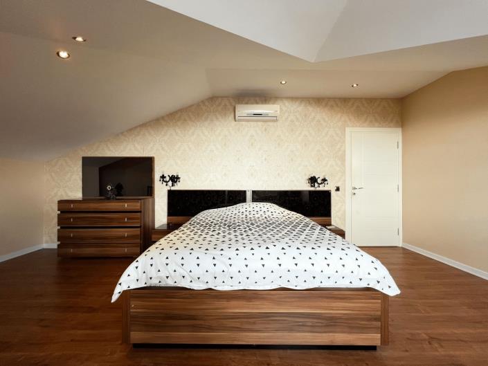 Image No.24-4 Bed Penthouse for sale