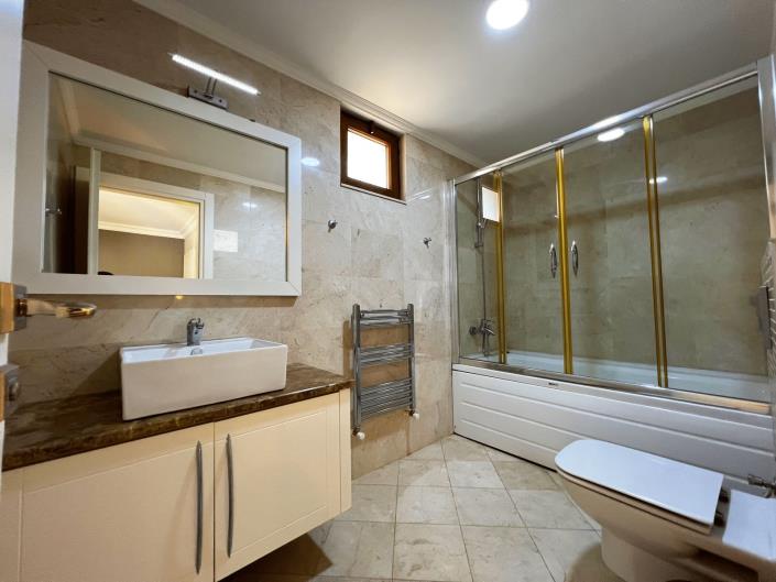 Image No.26-4 Bed Penthouse for sale