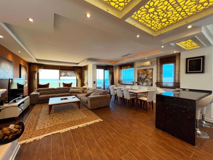 Image No.44-4 Bed Penthouse for sale