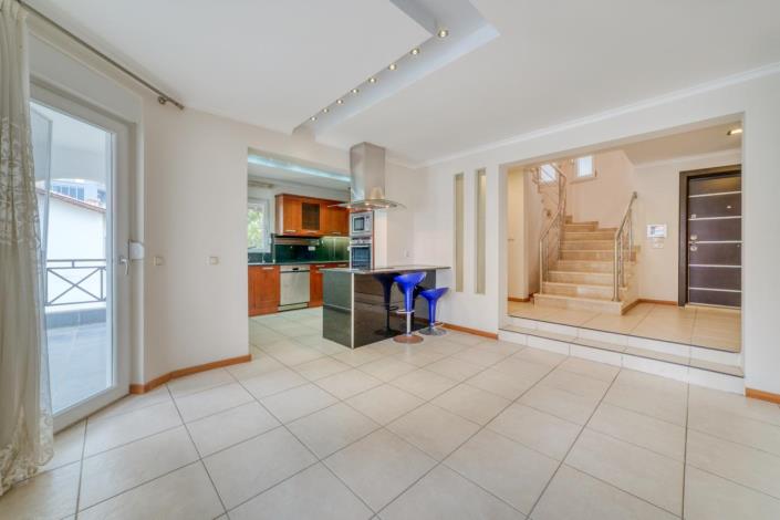 Image No.4-4 Bed Villa for sale