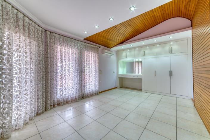 Image No.25-4 Bed Villa for sale