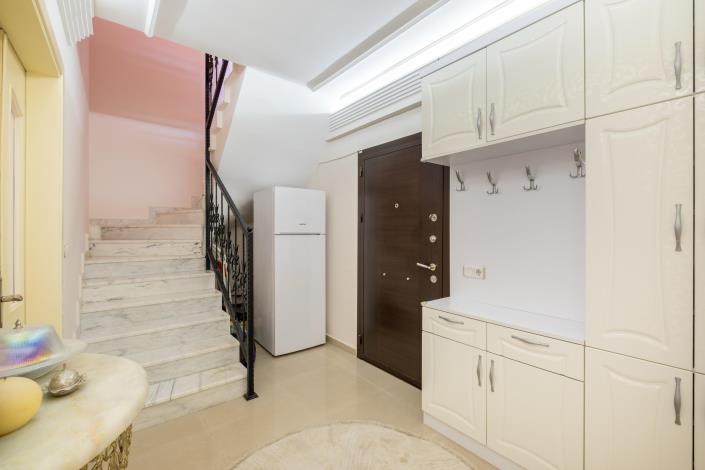 Image No.22-3 Bed Apartment for sale