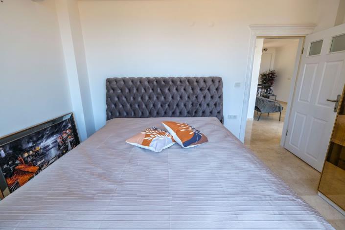 Image No.20-3 Bed Apartment for sale