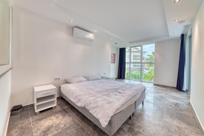 Image No.21-3 Bed Apartment for sale