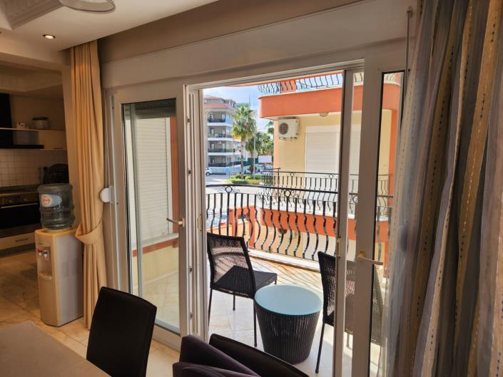 Image No.1-4 Bed Apartment for sale
