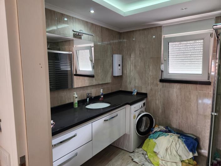 Image No.19-4 Bed Apartment for sale