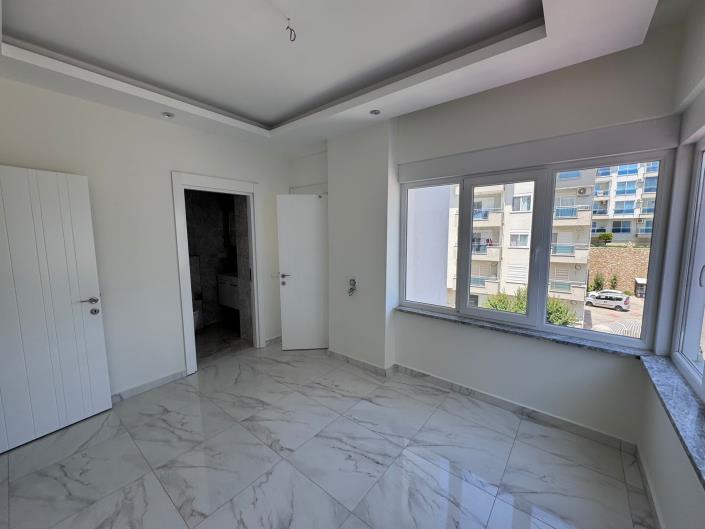 Image No.12-2 Bed Apartment for sale