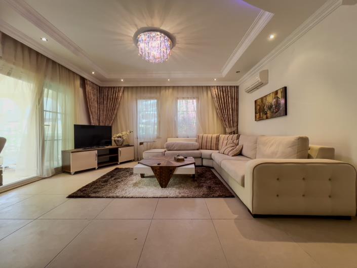 Image No.9-3 Bed Villa for sale