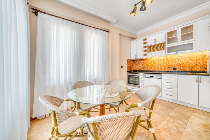 Image No.10-3 Bed Apartment for sale