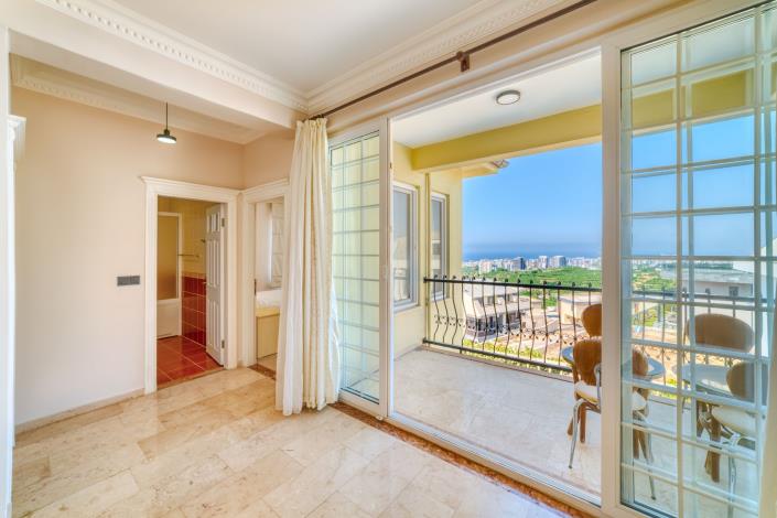 Image No.33-3 Bed Apartment for sale