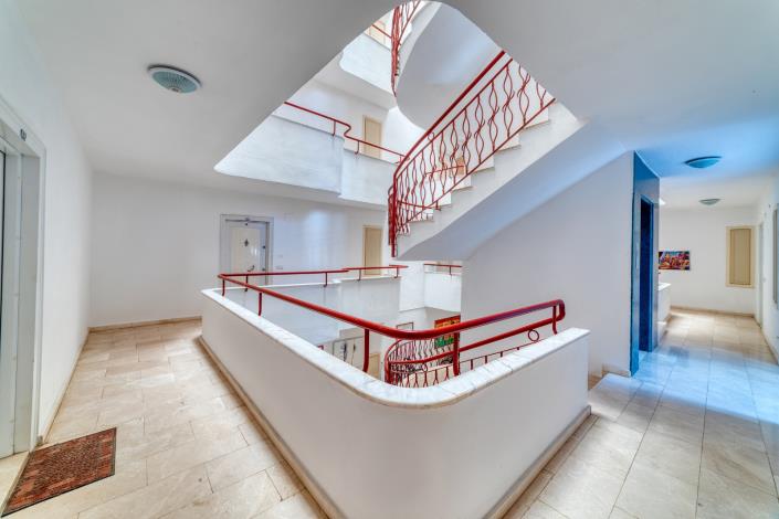 Image No.17-2 Bed Apartment for sale