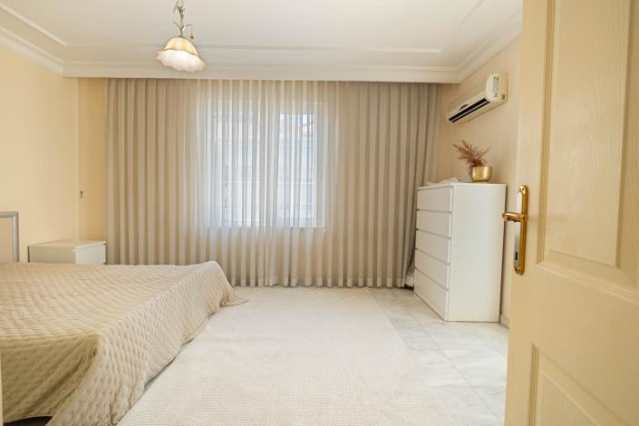 Image No.2-4 Bed Apartment for sale