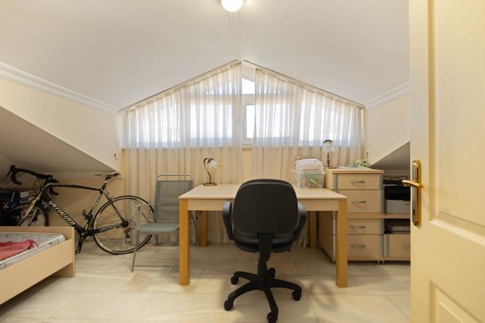 Image No.14-4 Bed Apartment for sale