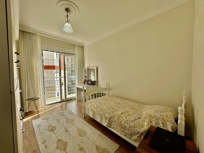 Image No.8-3 Bed Apartment for sale