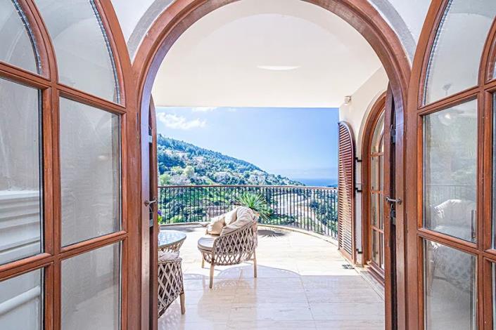 Image No.15-5 Bed Apartment for sale