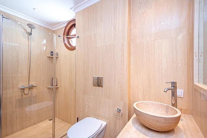 Image No.18-5 Bed Apartment for sale