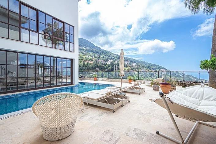 Image No.27-5 Bed Apartment for sale
