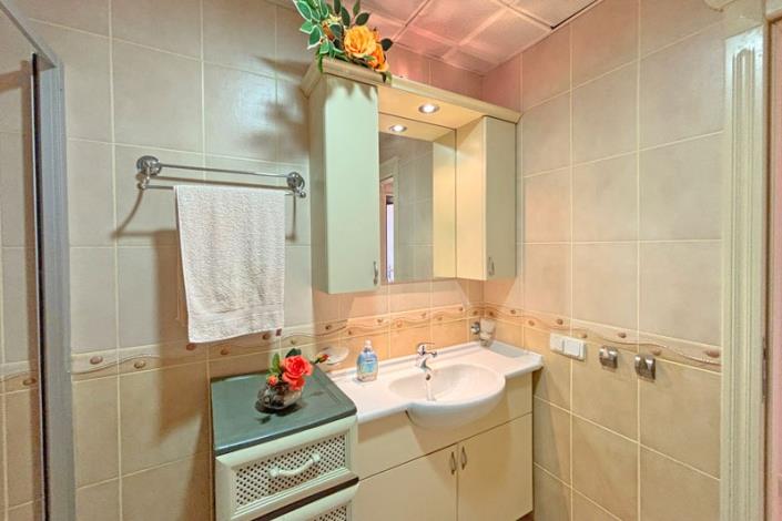 Image No.16-2 Bed Apartment for sale