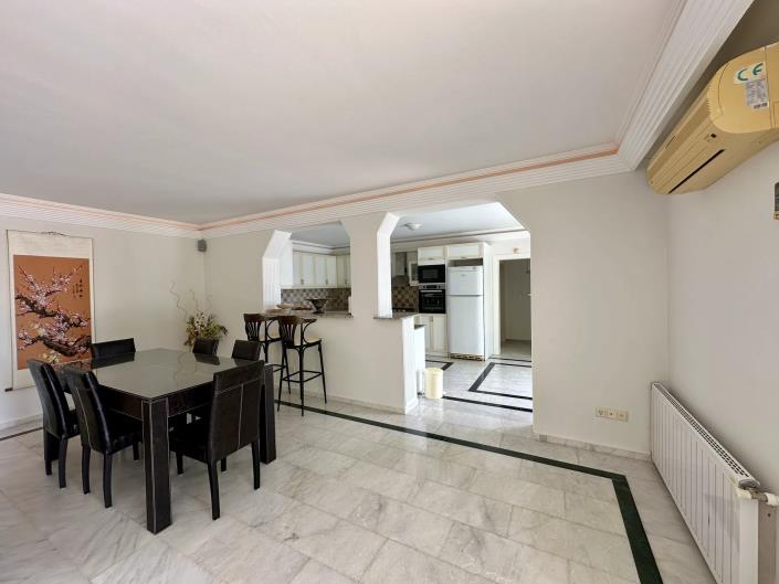 Image No.8-4 Bed Villa for sale