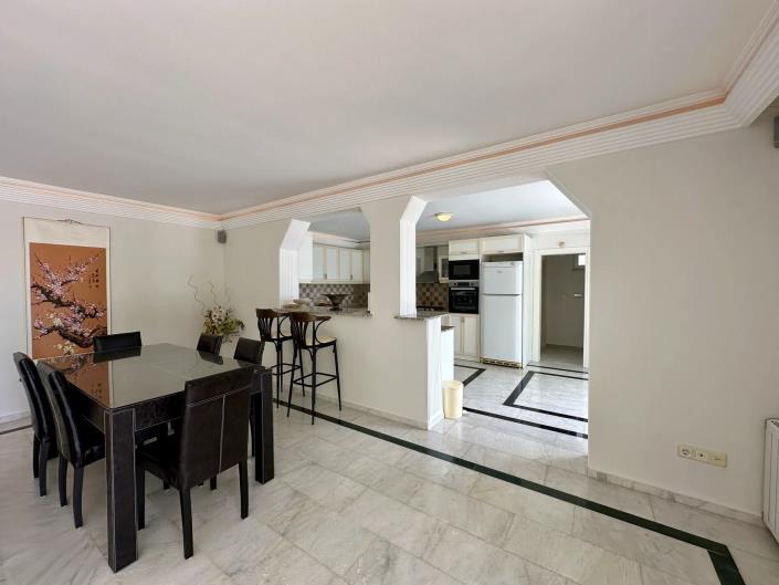 Image No.10-4 Bed Villa for sale