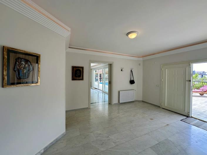 Image No.12-4 Bed Villa for sale
