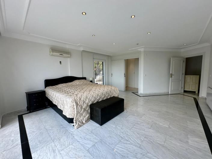 Image No.16-4 Bed Villa for sale