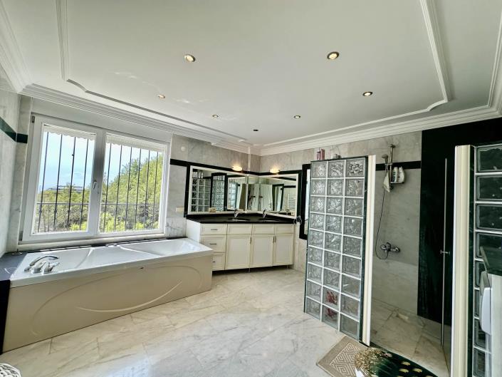 Image No.20-4 Bed Villa for sale