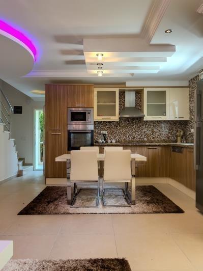 Image No.8-3 Bed Apartment for sale