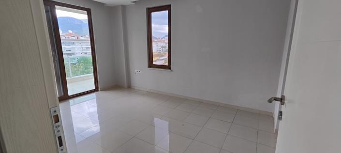 Image No.3-4 Bed Apartment for sale