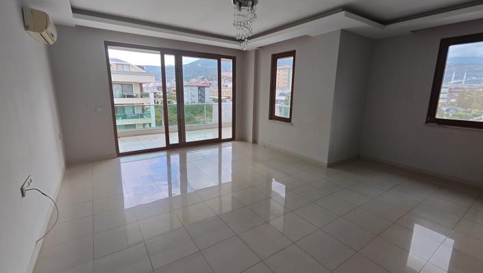 Image No.11-4 Bed Apartment for sale