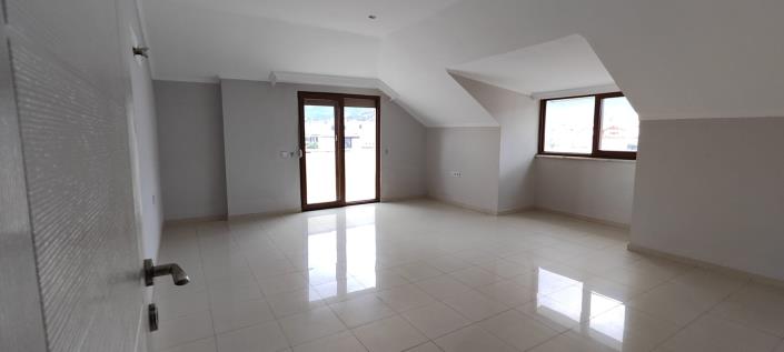 Image No.15-4 Bed Apartment for sale